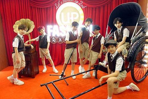 yhboys家庭背景,揭秘明星家庭背景，成长之路背后的故事