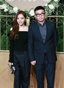 冯轲 资料,从幕后推手到行业领袖的蜕变之路