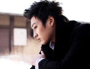 多亮个人资料,才华横溢的音乐才子，闪耀舞台的璀璨星辰